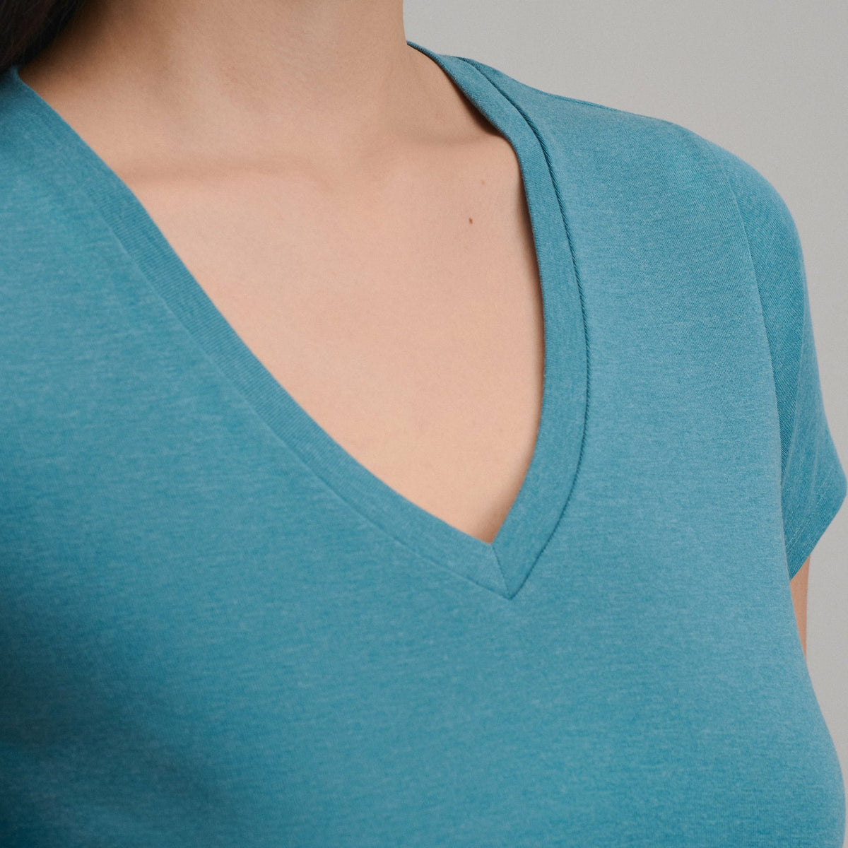 Eddie Bauer Women's Everyday SS V-Neck Tee