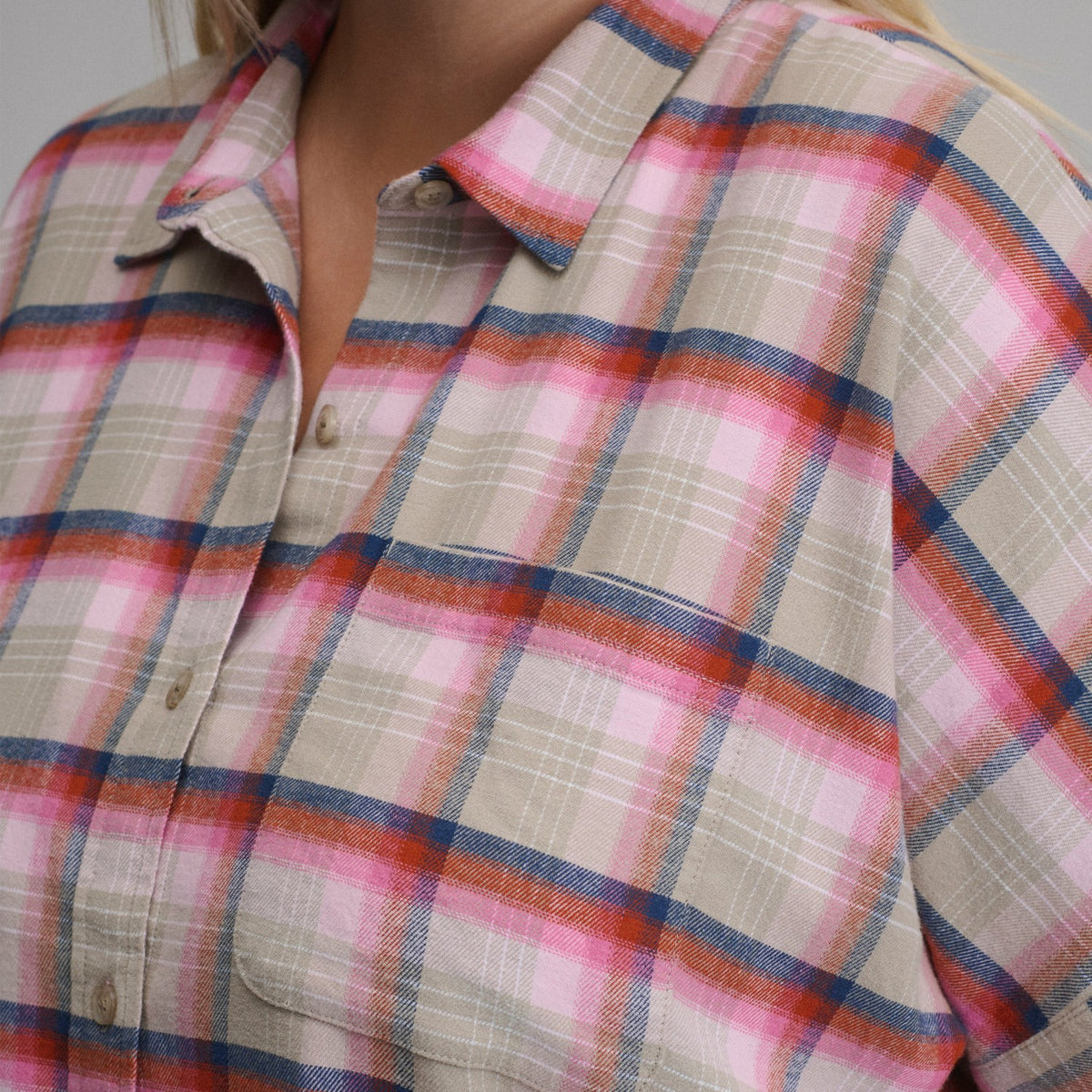 Eddie Bauer Women's W Field Flex Flannel Short-Sleeve Shirt