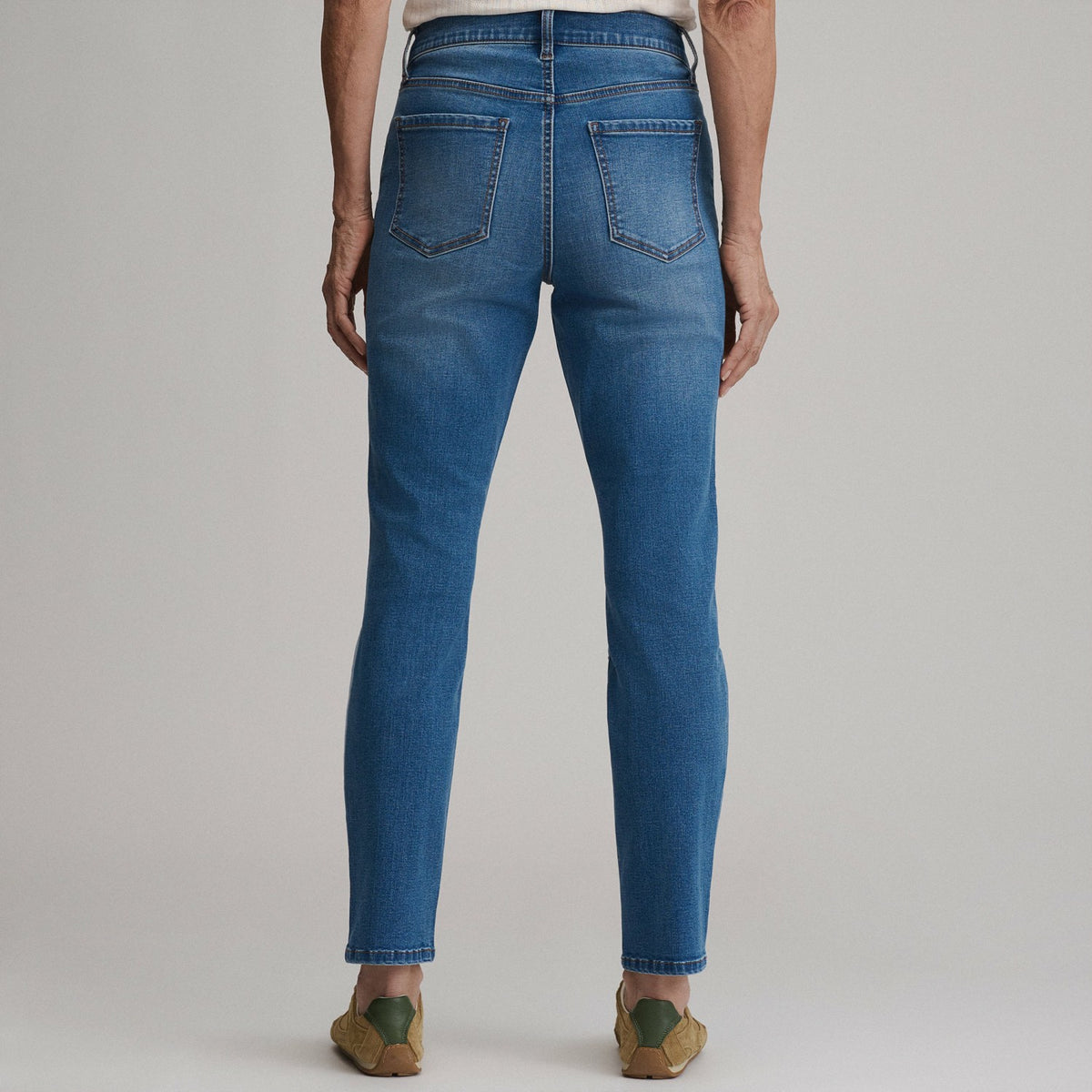 Eddie Bauer Women's Venture Stretch Straight Jean