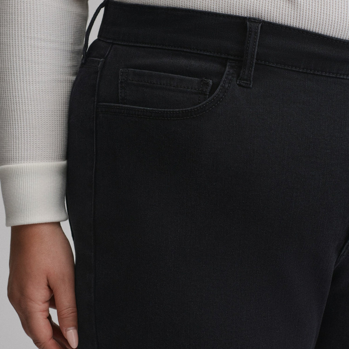 Eddie Bauer Women's Venture Stretch Straight Jean