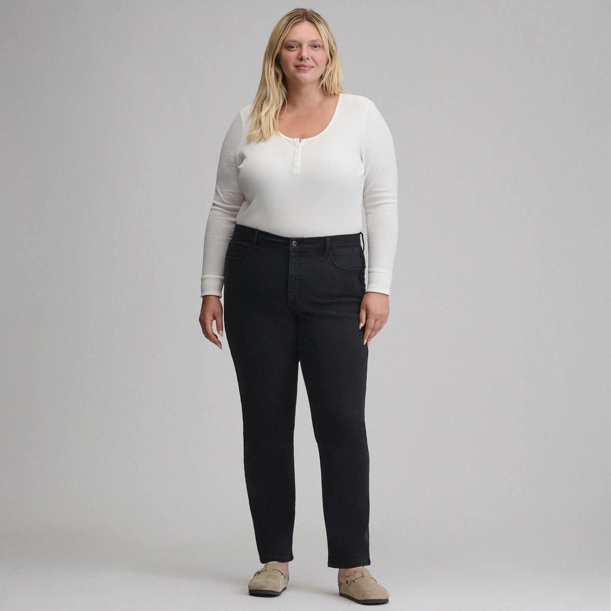 Eddie Bauer Women's Venture Stretch Straight Jean
