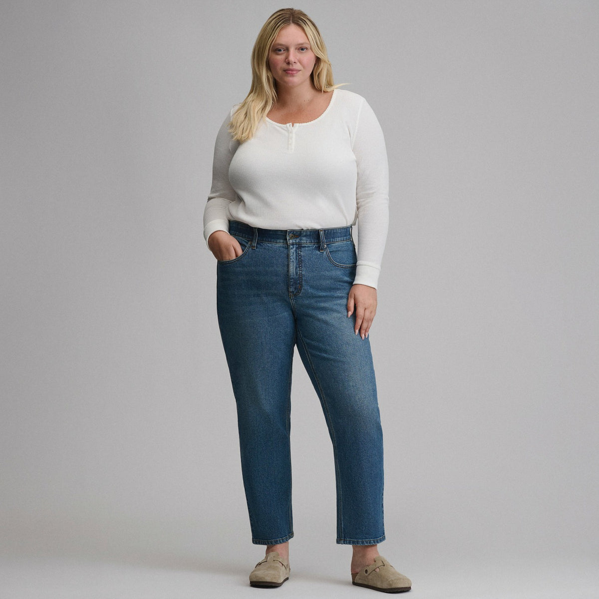 Eddie Bauer Women's Iconic Perfect Straight Jean