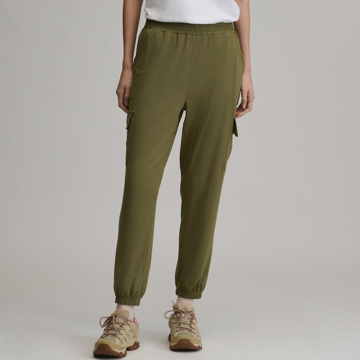 Eddie Bauer Women's Sightseer Knit Cargo Pant