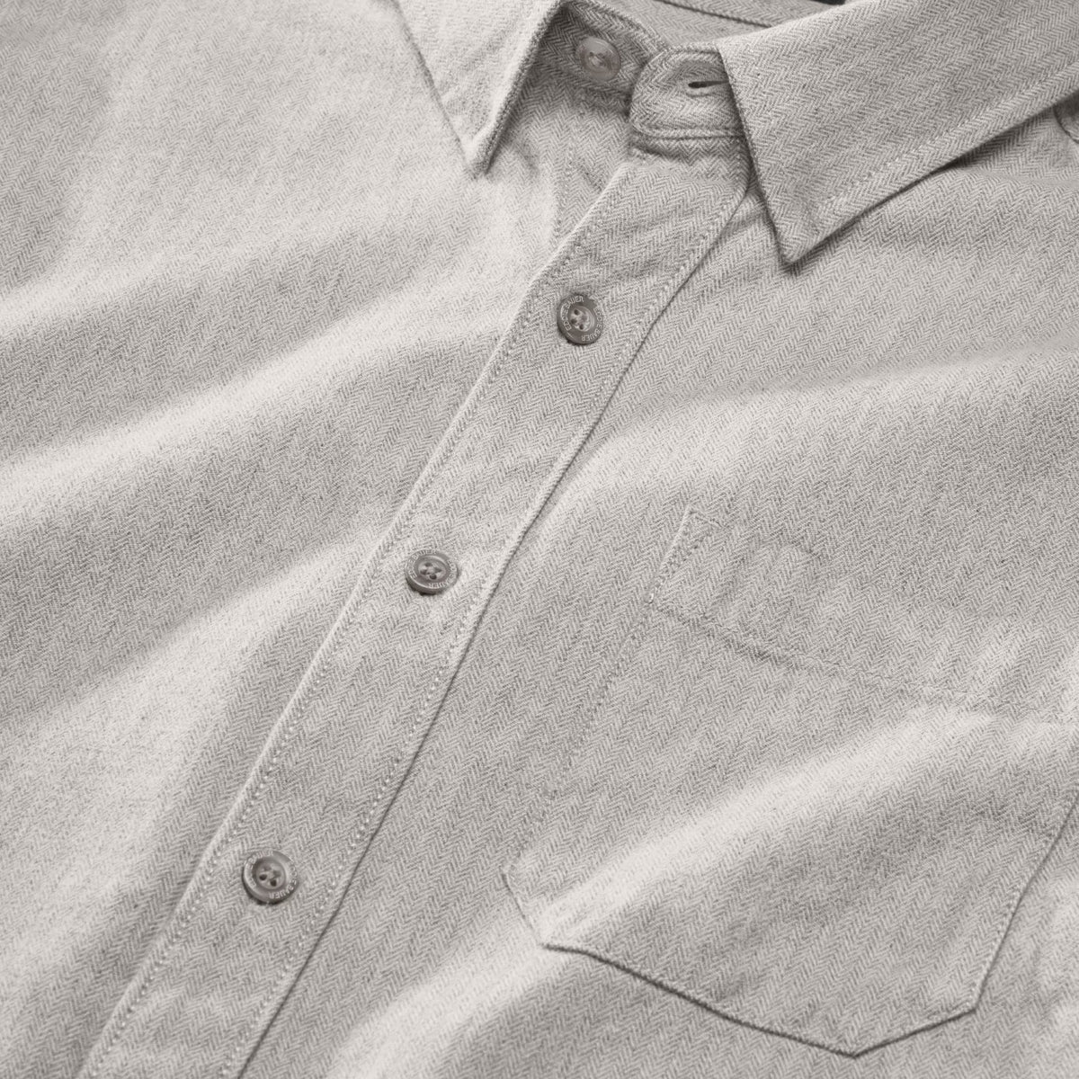 Eddie Bauer Men's LS Classic 1 Pocket Eddies Favoritef