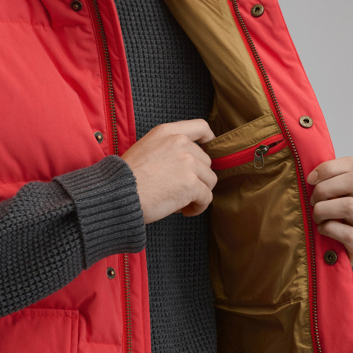 Eddie Bauer Men's Kara Koram Vest