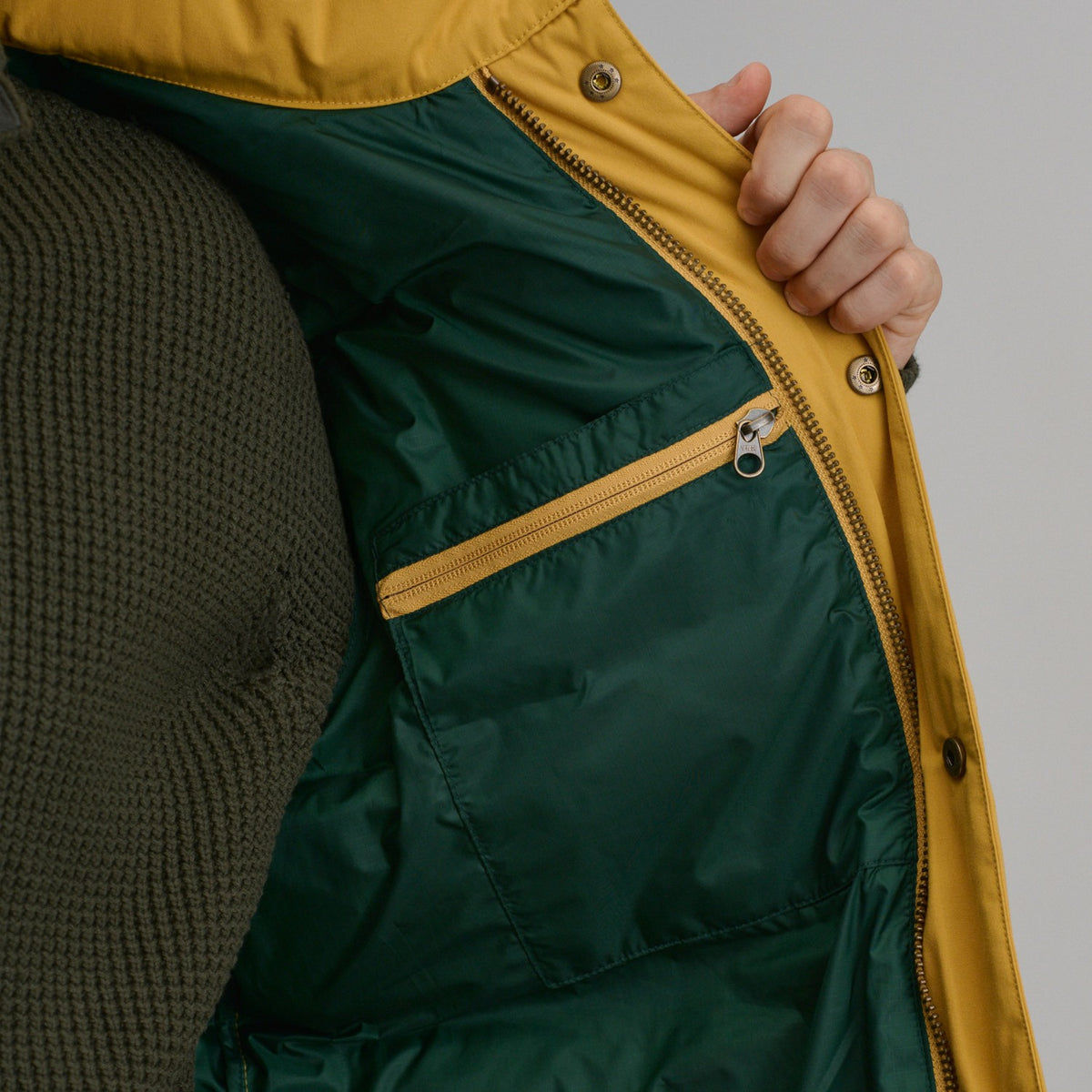 Eddie Bauer Men's Kara Koram Vest