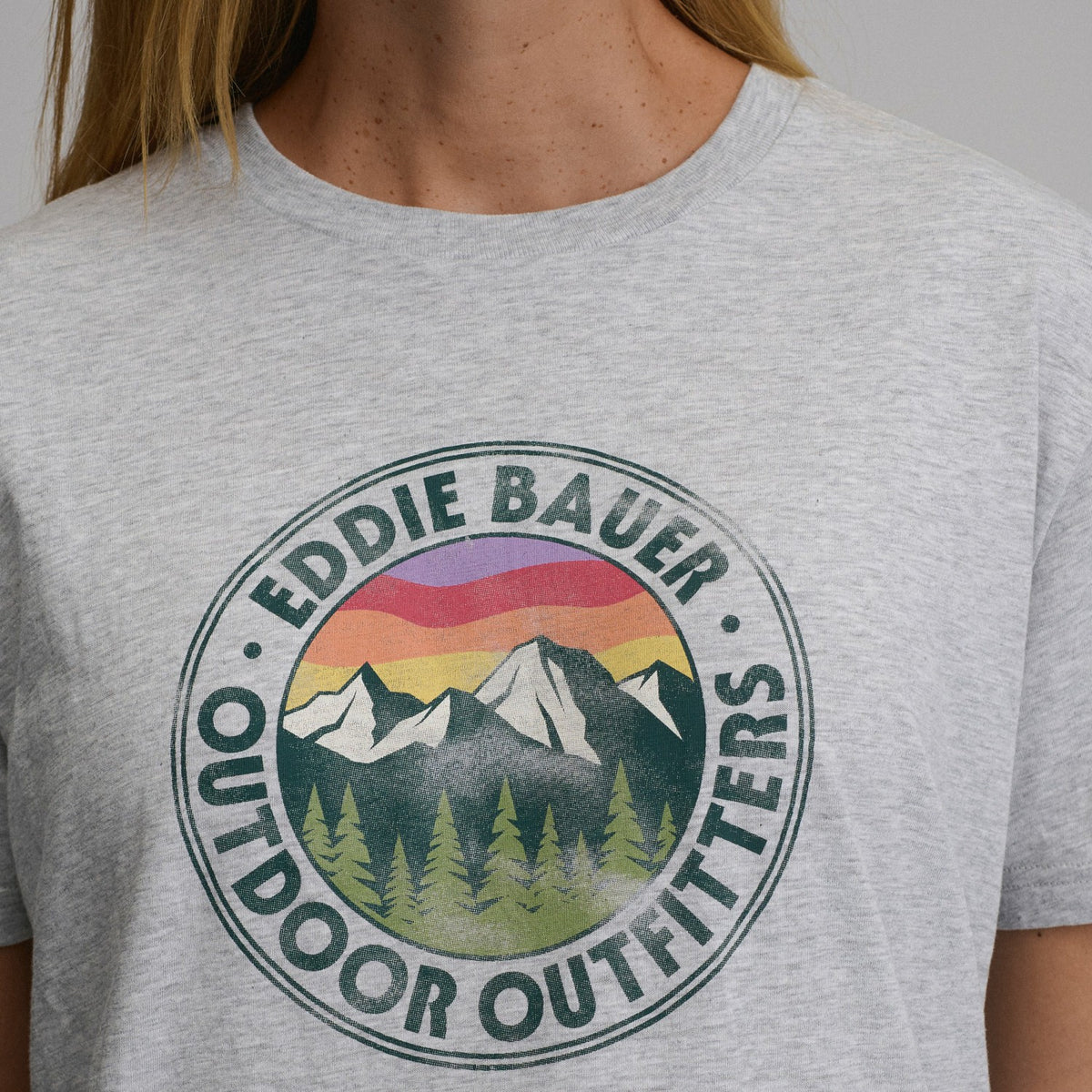 Eddie Bauer Women's Short-Sleeve Relaxed Boyfriend Graphic T-Shirt - Outdoor Outfi