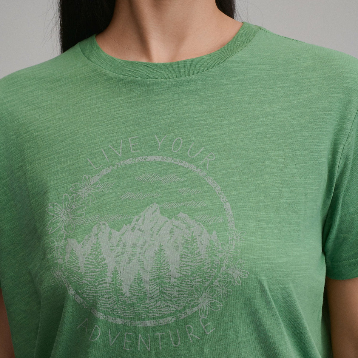 Eddie Bauer Women's Short-Sleeve Relaxed Boyfriend Graphic T-Shirt - Adventure
