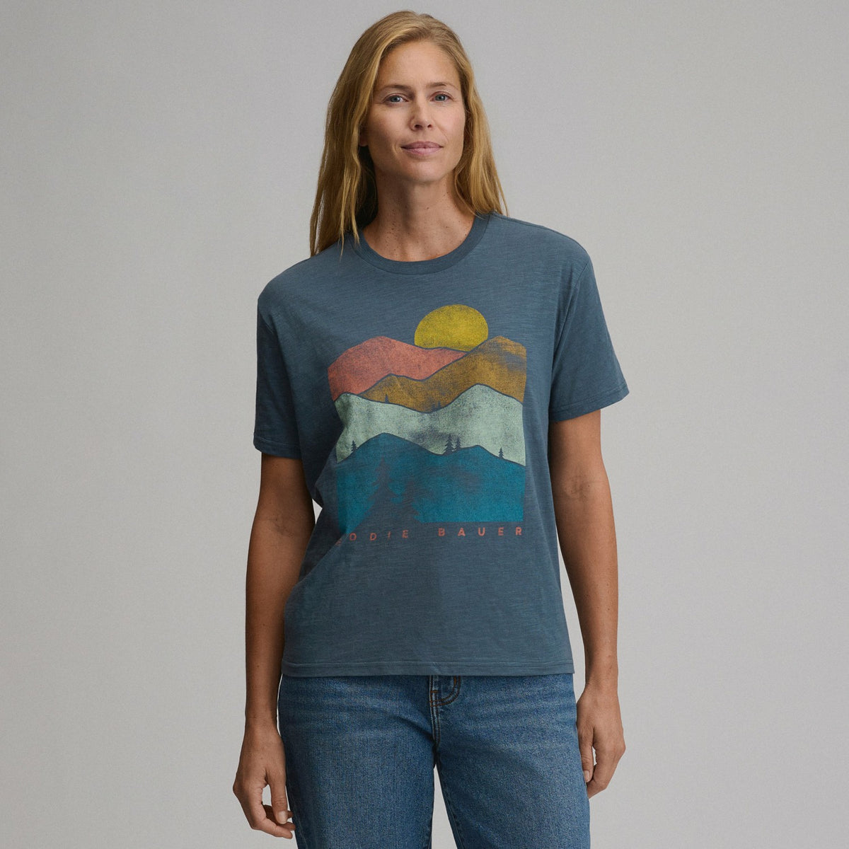 Eddie Bauer Women's Short-Sleeve Relaxed Boyfriend Graphic T-Shirt - Landscape