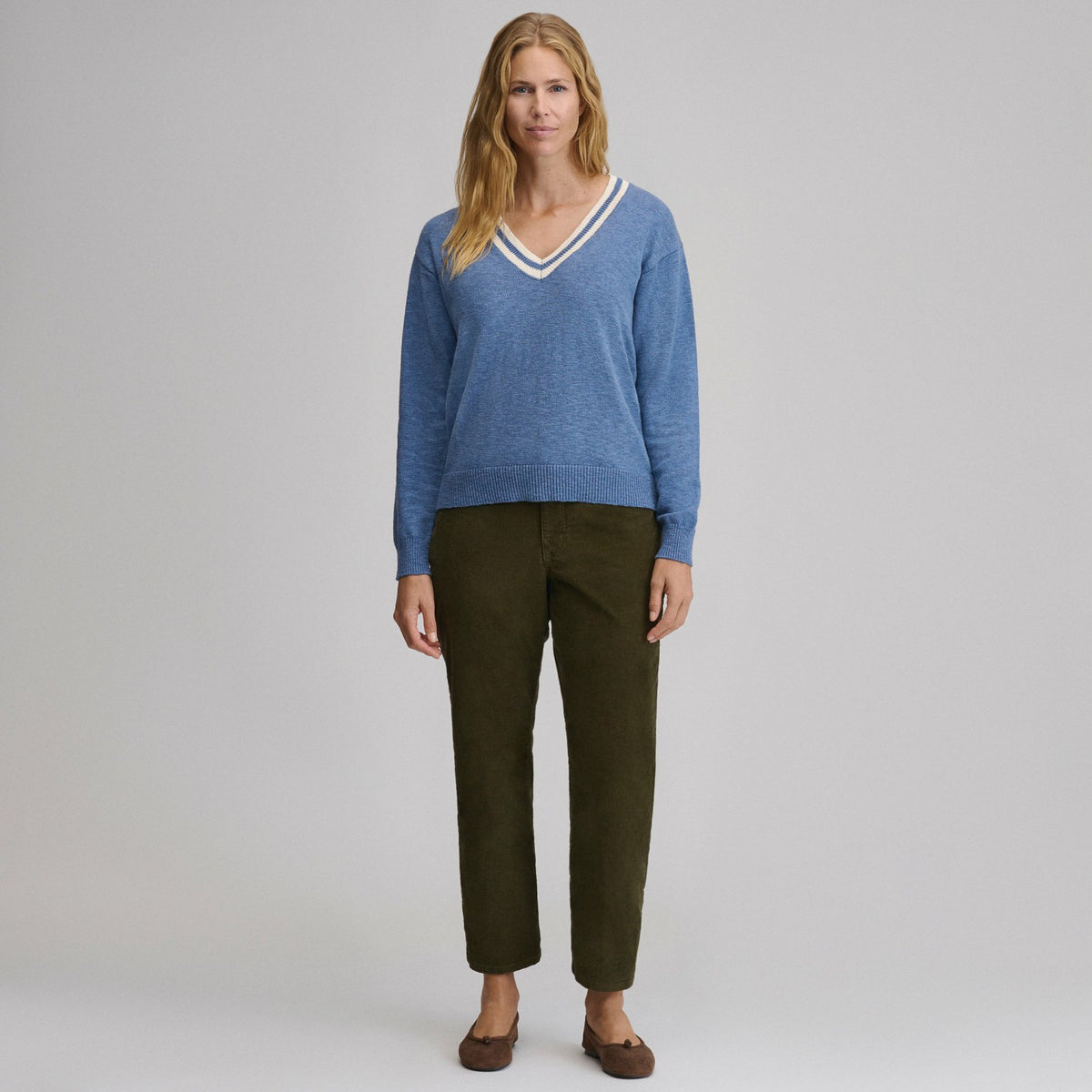 Eddie Bauer Women's Everyday V-Neck Sweater - Tipped Collar