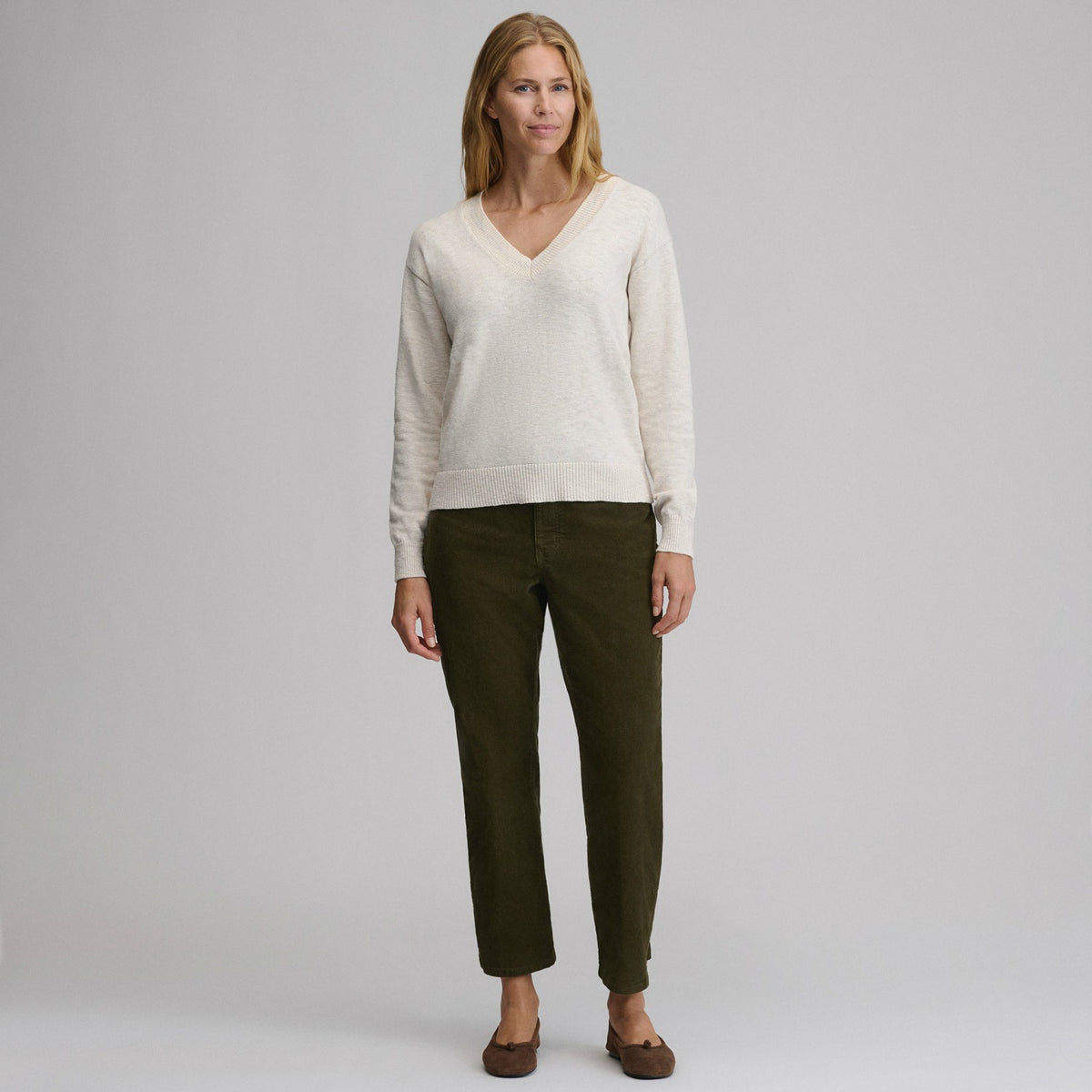 Eddie Bauer Women's Everyday V-Neck Sweater - Tipped Collar