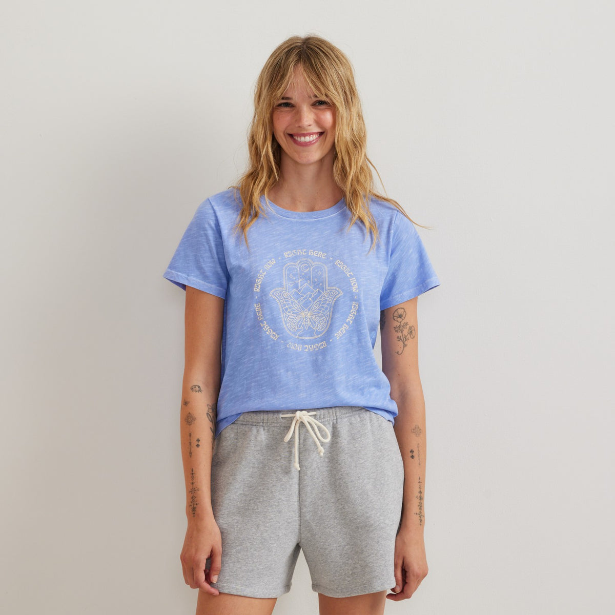 Eddie Bauer Women's Graphic-Right Here Right Now