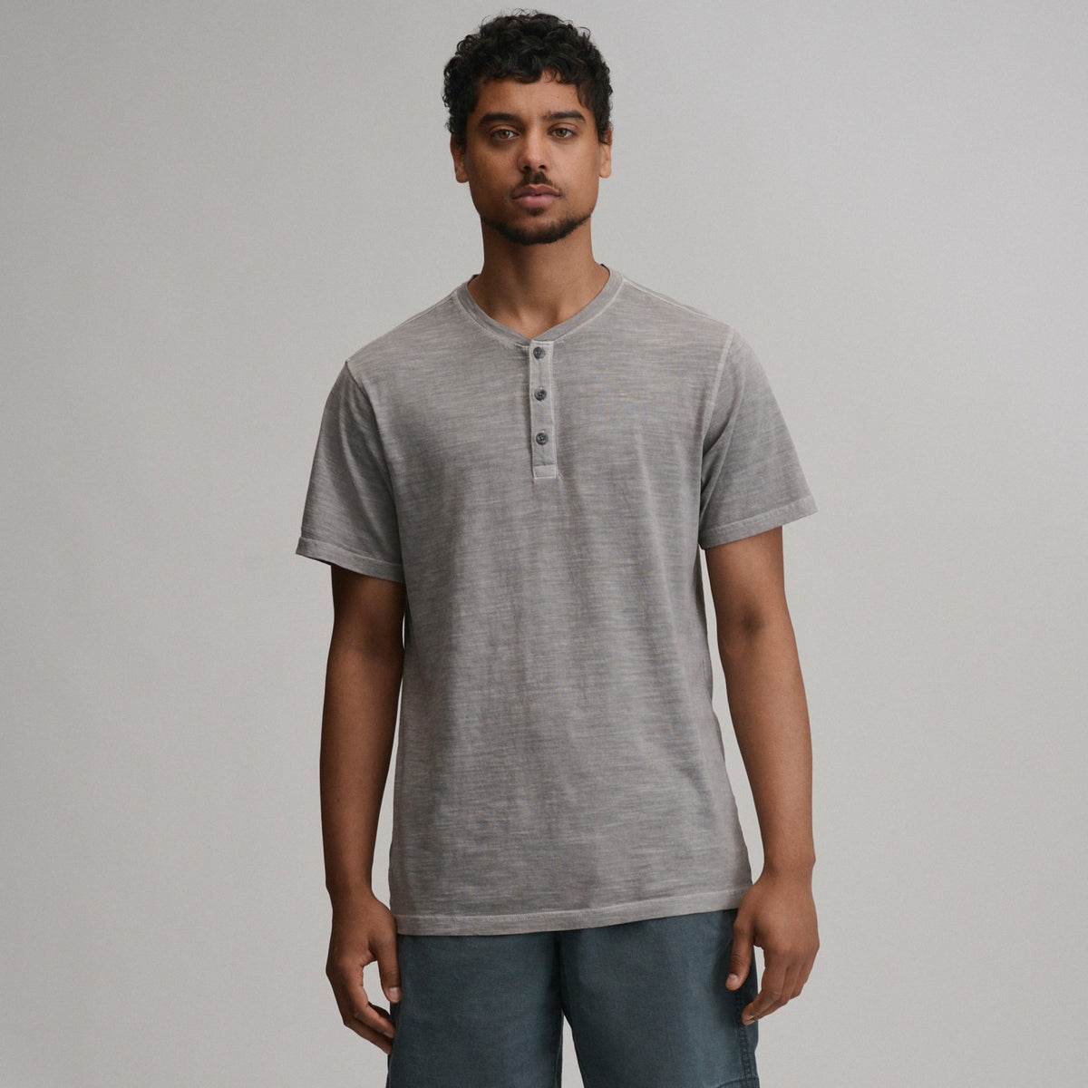Eddie Bauer Men's SS Sunwashed Cotton Henley