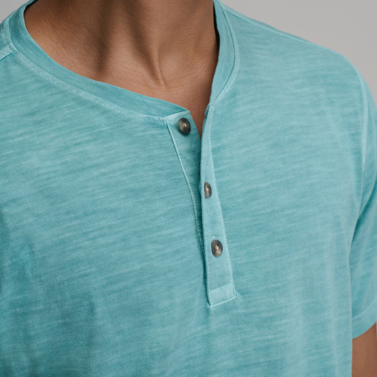 Eddie Bauer Men's SS Sunwashed Cotton Henley