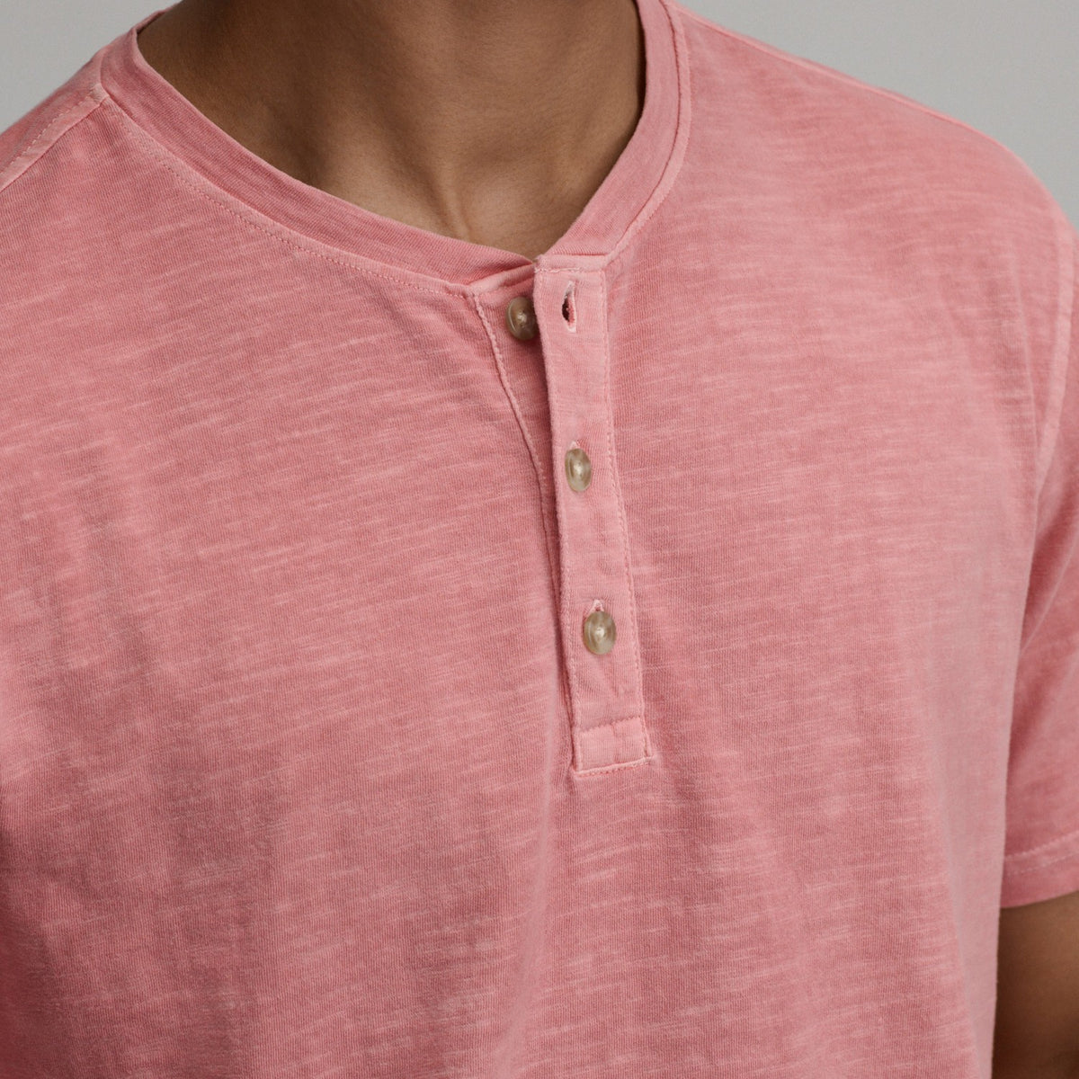 Eddie Bauer Men's SS Sunwashed Cotton Henley