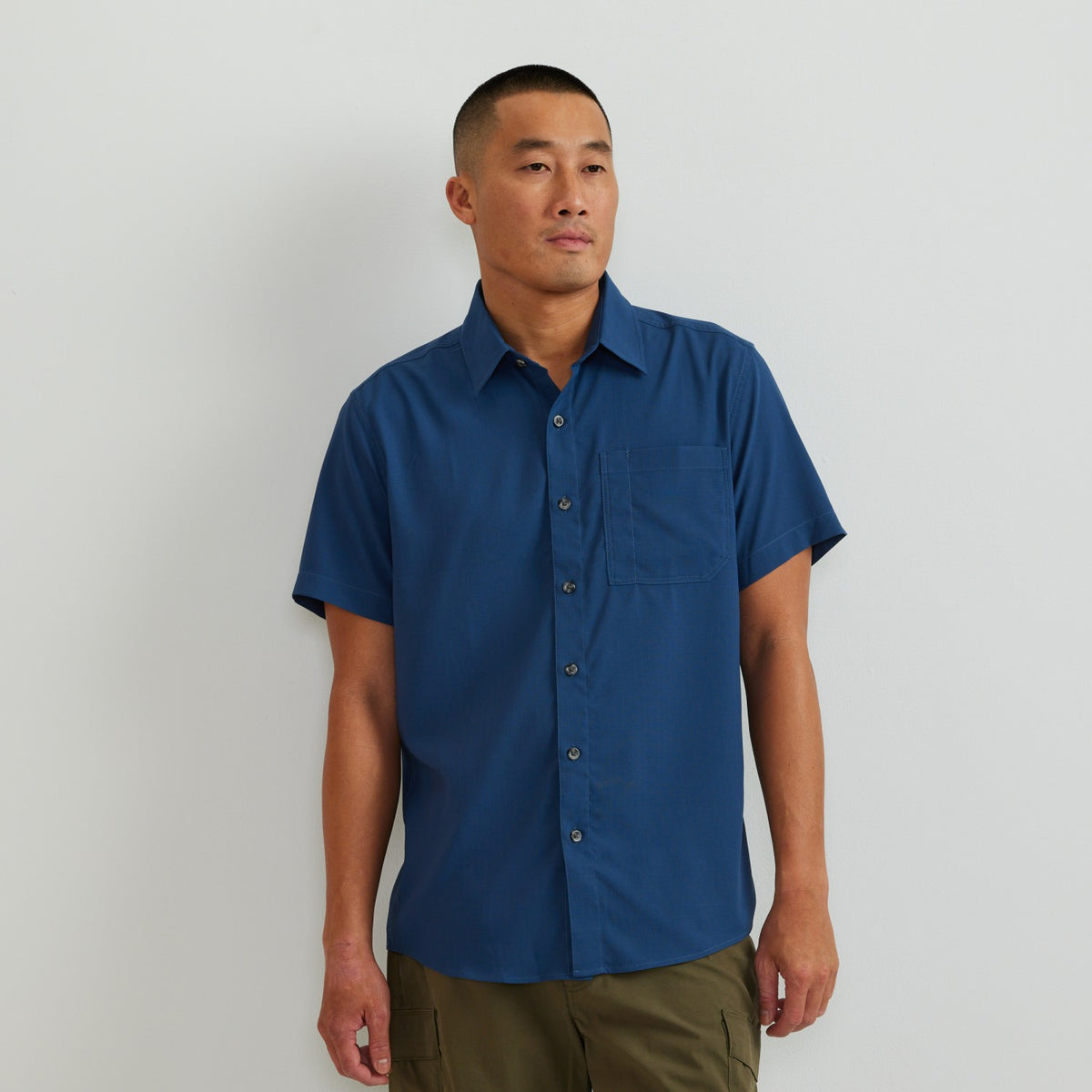 Eddie Bauer Men's SS Destination Shirt-Solid
