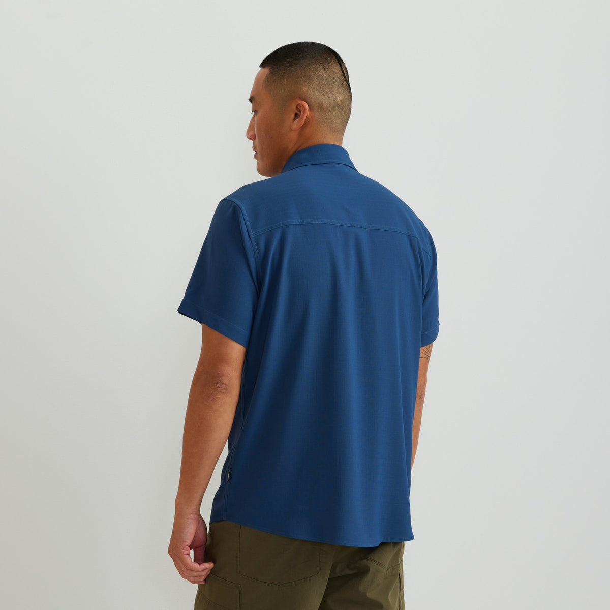 Eddie Bauer Men's SS Destination Shirt-Solid