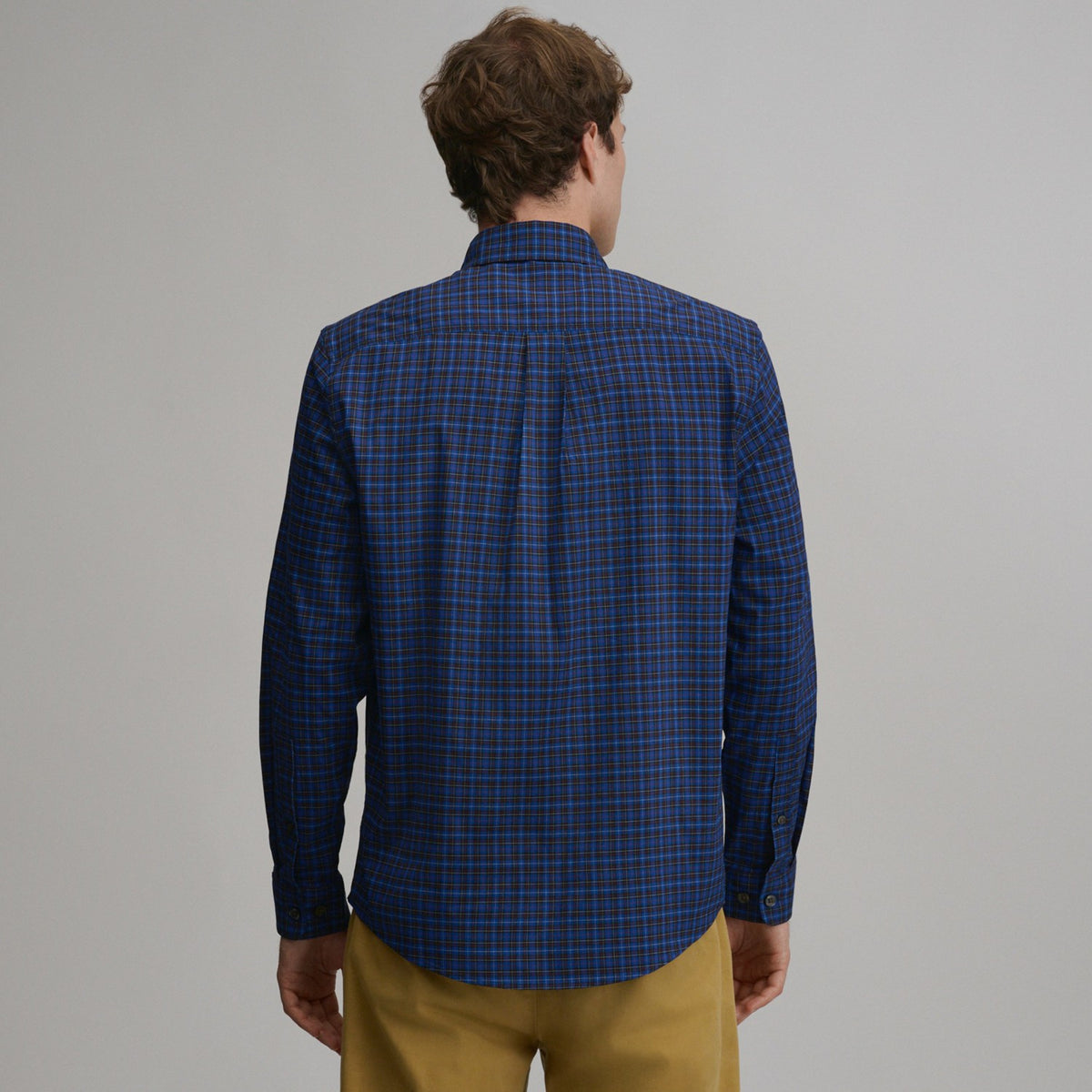 Eddie Bauer Men's Long-Sleeve Voyager 2.0 Dress Shirt
