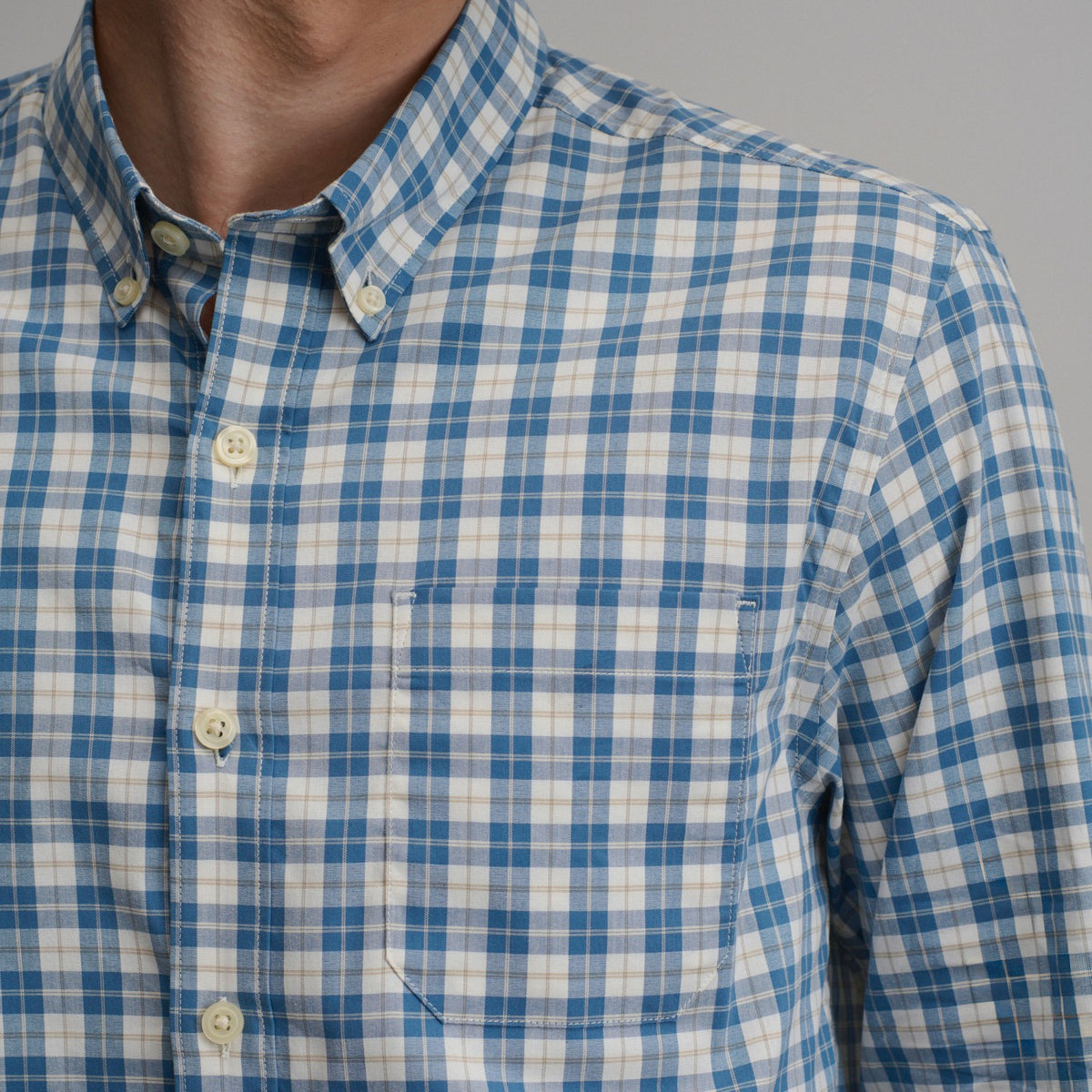 Eddie Bauer Men's Long-Sleeve Voyager 2.0 Dress Shirt