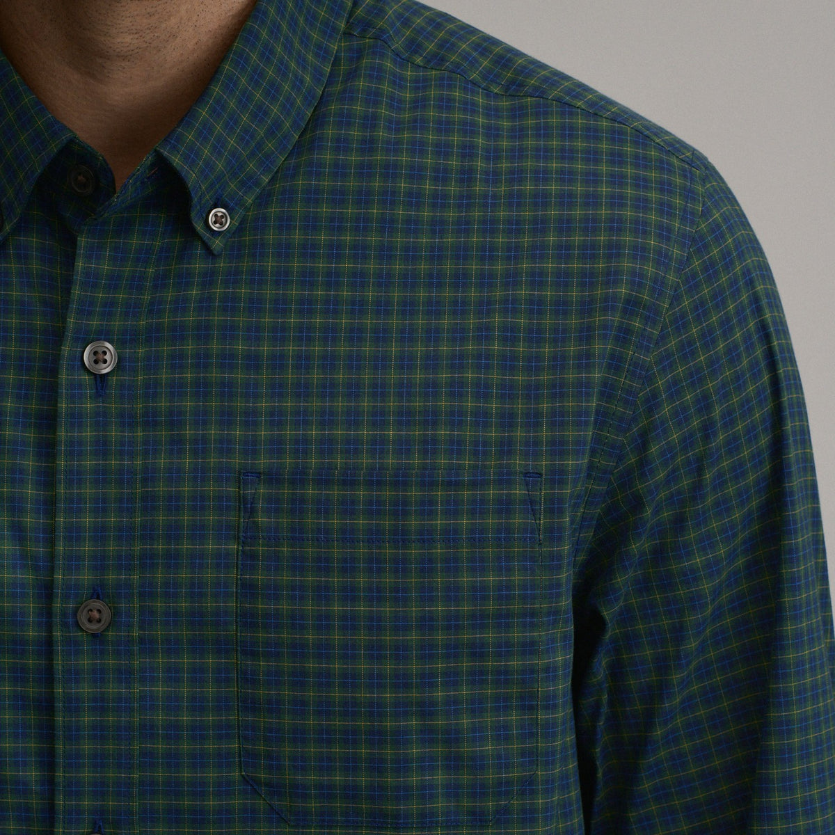 Eddie Bauer Men's Long-Sleeve Voyager 2.0 Dress Shirt