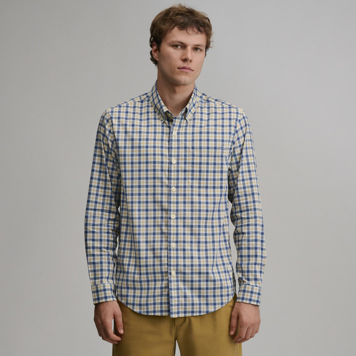 Eddie Bauer Men's Long-Sleeve Voyager 2.0 Dress Shirt