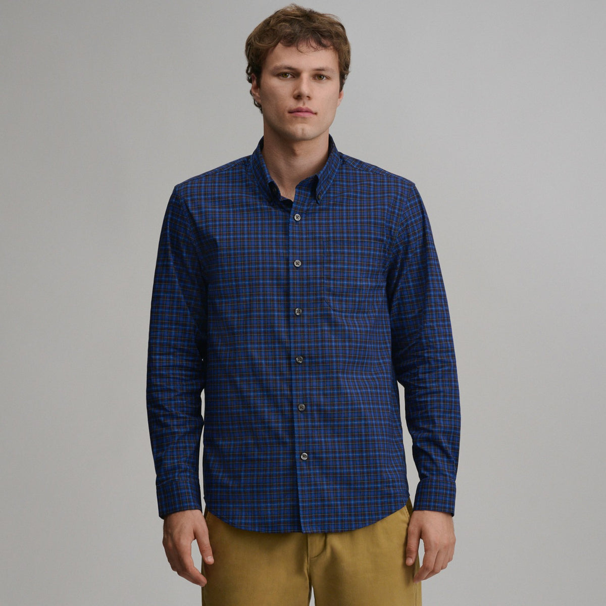 Eddie Bauer Men's Long-Sleeve Voyager 2.0 Dress Shirt