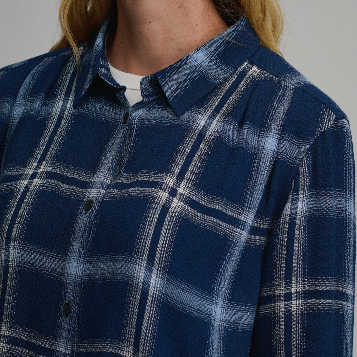 Eddie Bauer Women's Long-Sleeve Softened Button-Down Shirt