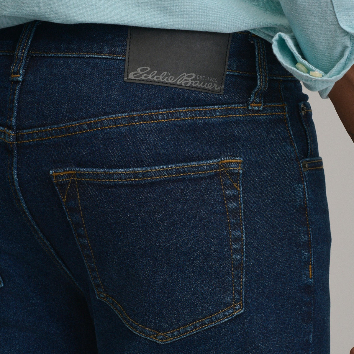 Eddie Bauer Men's Eddie's Flex Jean - Straight