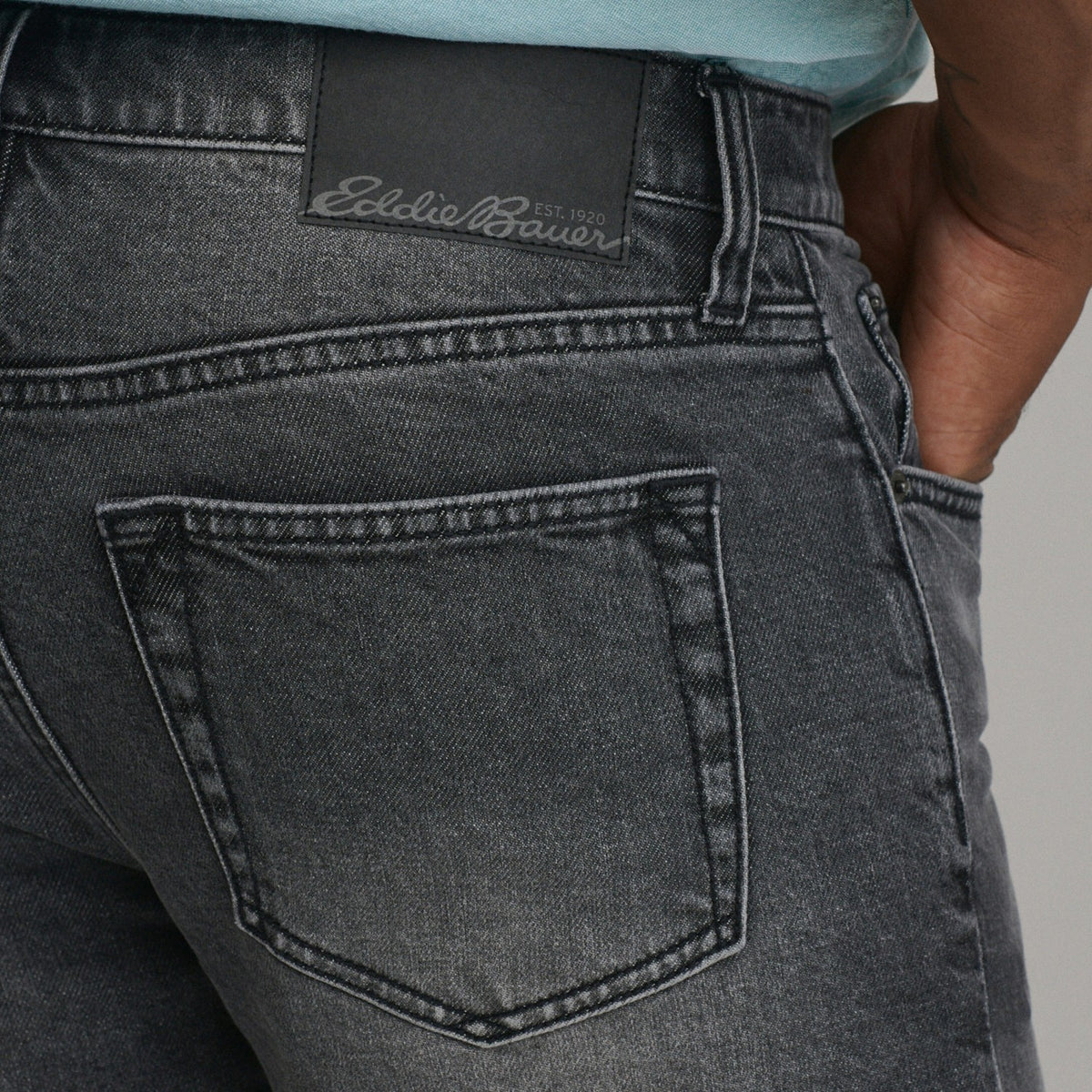 Eddie Bauer Men's Eddie's Flex Jean - Straight